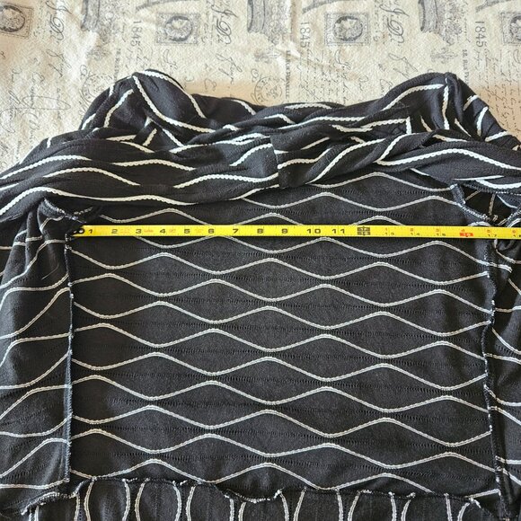 Black/White Open Cardigan - Picture 8 of 9